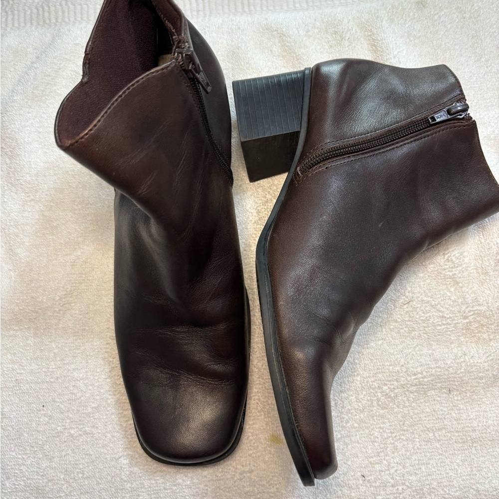 Women Brown Leather Ankle Boots / 8.5